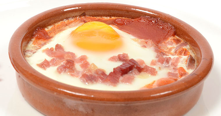 Huevos al plato con jamón