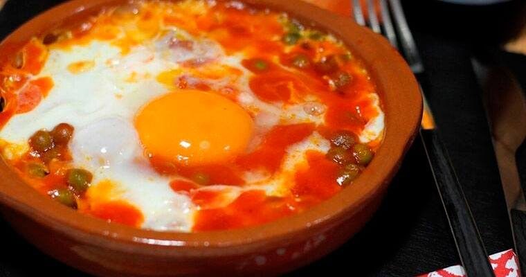 Huevos al plato en 4 minutos